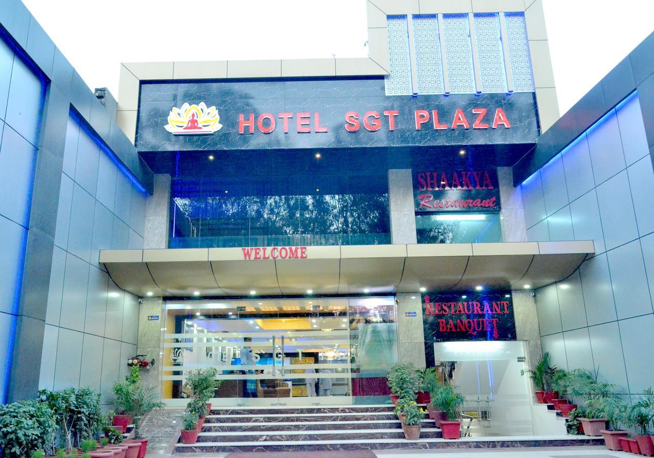 Hotel Sgt Plaza Варанаси Екстериор снимка